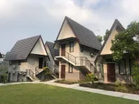 The Alit Hotels in Wonosalam