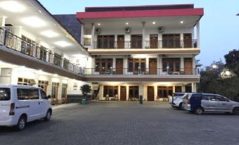 Hotel Ratna