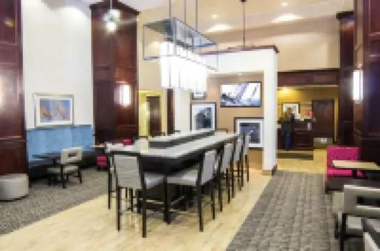 แฮมป์ตัน อินน์แอนด์สวีทส์ แจ็คสัน