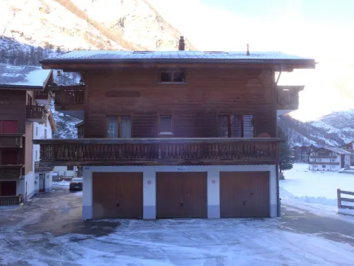 Arbgrat Hotels in Tasch