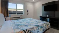 Motel 6 Eureka, CA – Redwood Coast - parking