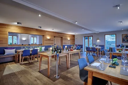 Gasthaus am Ödenturm Отели в г. Ваффенбрунн