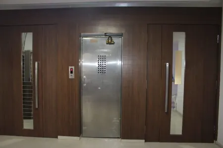 Hotel Saffron Отели в г. Навсари