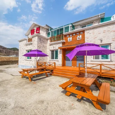 Samcheok Gungchon Rail Bike Pension (Group, Near the Beach)