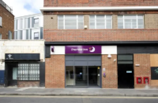 London Brixton Hotels near هيرن هيل