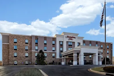 Hampton Inn-DeKalb (Near the University)