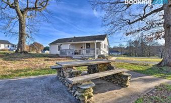 Six Waterpots Cottage II in Blue Ridge Mountains