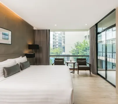 ห้องดีลักซ์ พร้อมวิวสระว่ายน้ำ