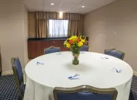Holiday Inn Express & Suites BUFFALO-AIRPORT by IHG - Morgenmad