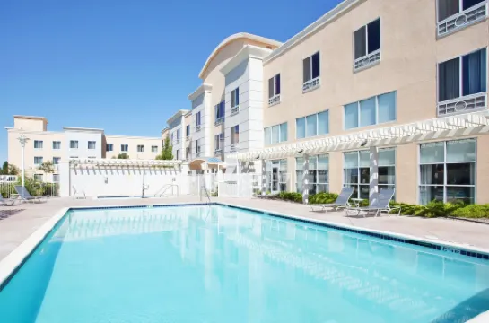 Holiday Inn Express & Suites SACRAMENTO AIRPORT NATOMAS by IHG Freizeit und Erholung Photos