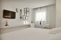 Pol & Grace Hotel
