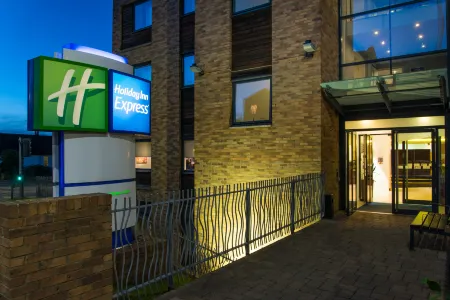 Holiday Inn Express Hemel Hempstead Отели рядом с достопримечательностью «Hertfordshire Fire Brigade Museum»