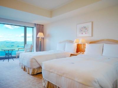 ジュニアスイートツイン　海側 ザ・ウィンザーホテル洞爺リゾート & スパの写真