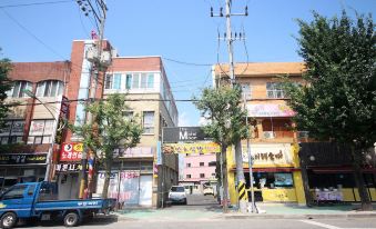 2. 함안 The M..