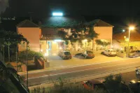 Lulak Studio Apartments Hotels in Orebic