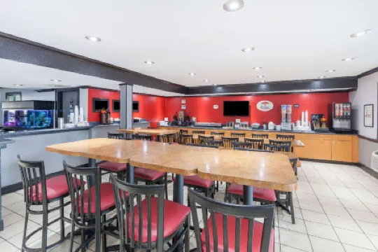 Super 8 by Wyndham Austin University/Downtown Area