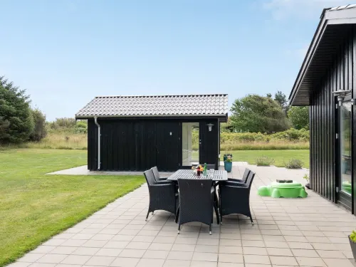 "Thilde" - 800m from the Sea