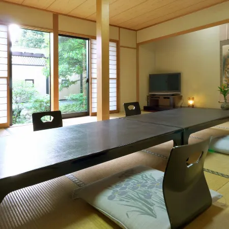 Yuraku Hotel