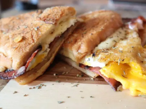 Mr.KINJO Manza Beachfront