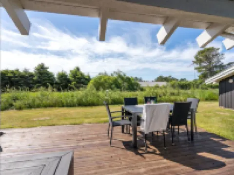 "Serine" - 800m from the Sea