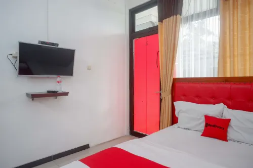 RedDoorz Near Alun Alun Wonosobo 2