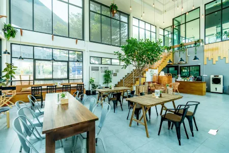 Bed in Beyt Boutique Hotel Отели рядом с достопримечательностью «Bang Kwang Central Prison»