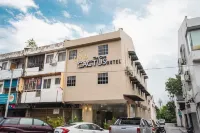 Cactus Hotel Skudai Hotels near Chaqura garden & nursery