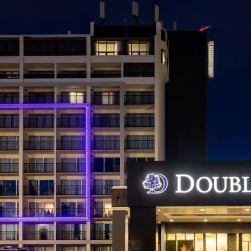 DoubleTree by Hilton Calgary North