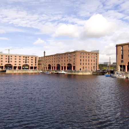 Premier Inn Liverpool City (Albert Dock) Отели рядом с достопримечательностью «Комплекс Альберт-Док»
