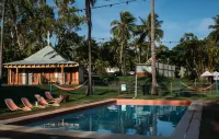 Nomads Airlie Beach - Beach