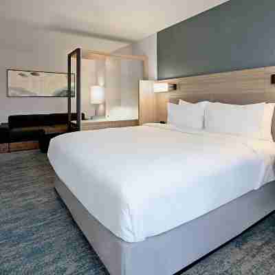 SpringHill Suites Valencia Rooms