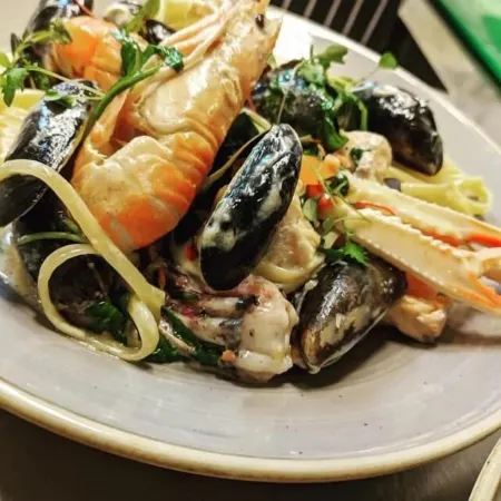 Port Charlotte Hotel Отели в г. Бруичладдич