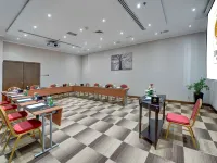 Donatello Hotel Отели рядом с достопримечательностью «Шоссе шейха Зайда»