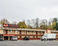 Econo Lodge - parking