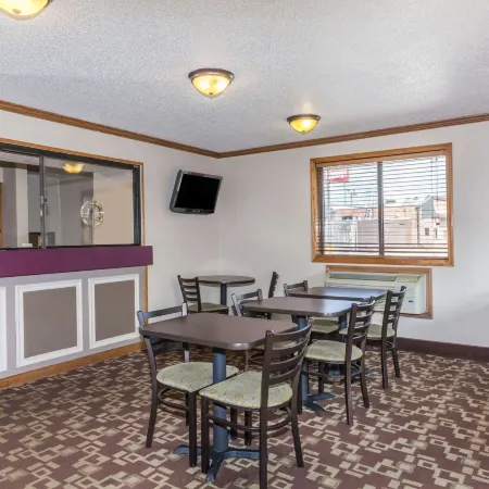 Super 8 by Wyndham Dunbar/Charleston Area