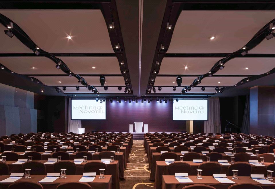 Novotel Ambassador Suwon Hotel Over view