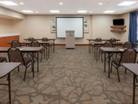 Wingate by Wyndham Erie Hotels in Summit Township