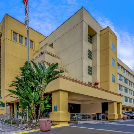 La Quinta Inn & Suites by Wyndham Anaheim