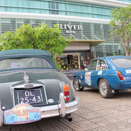 River Hotel