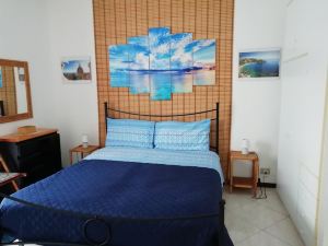 Two Rooms 30 Meters from the Sea Near Etna and Taormina and Catania