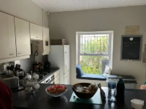 Cozy Crner Kitehouse