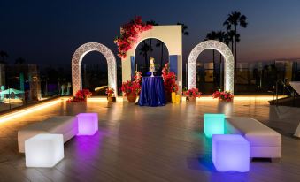 VEA Newport Beach, a Marriott Resort & Spa