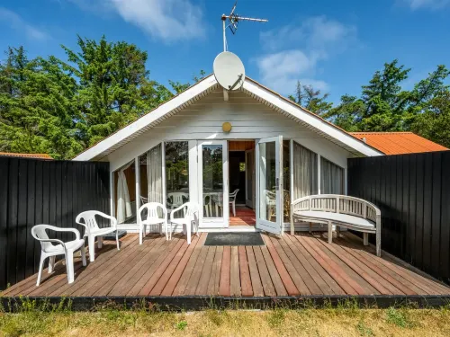 "Clea" - 800m from the Sea - Parkering