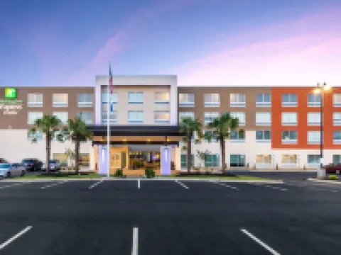 Holiday Inn Express & Suites GREENVILLE - TAYLORS by IHG Hotels in Greenville
