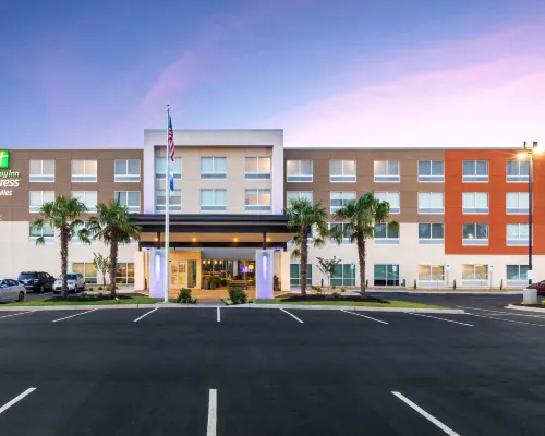 Holiday Inn Express & Suites GREENVILLE - TAYLORS by IHG Hotels in Greenville