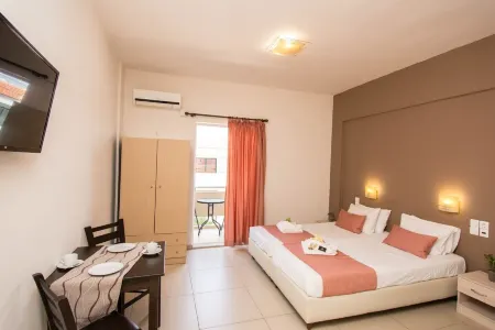 Stella Paradise "by Checkin" Отели рядом с достопримечательностью «Музей под открытым небом «Лихностатис»»