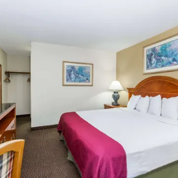 Days Inn by Wyndham West des Moines / Clive