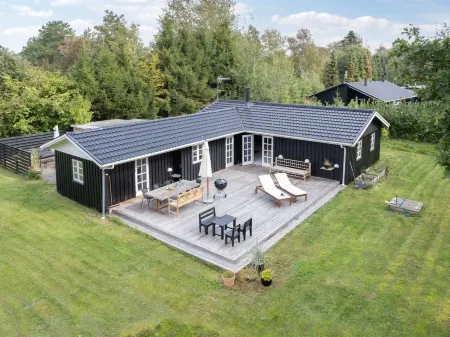 "Mella" - 625m from the Sea Отели в г. Hojby