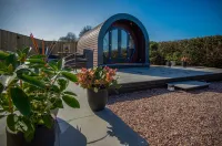 Bracken Burrows - 1 Bedroom Pod - New Hedges Hotels in Tenby