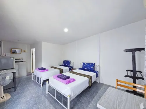 P.California Inter Hostel فنادق في Chaloem Phra Kiat